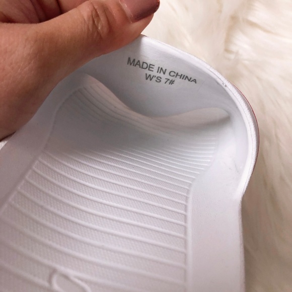 !Last one! Sz 9 FILA® Sleek Women's Slide Sandals - Picture 5 of 6